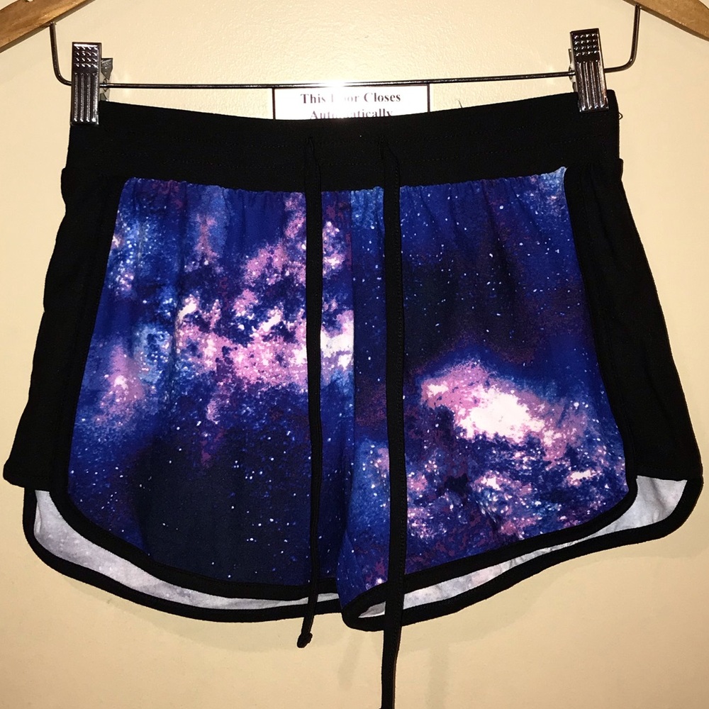Graphic print shorts